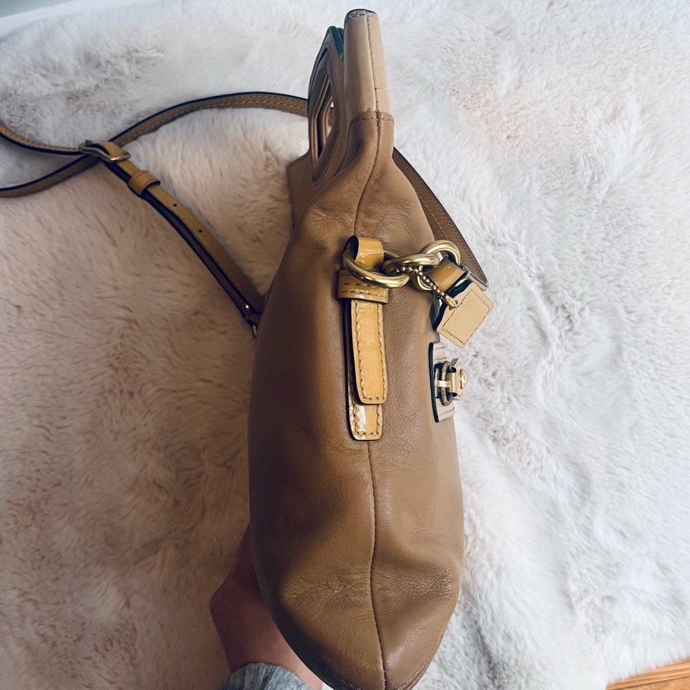 VINTAGE COACH Bonnie Leather Foldover Handbag in Camel EUC - Picture 7 of 9